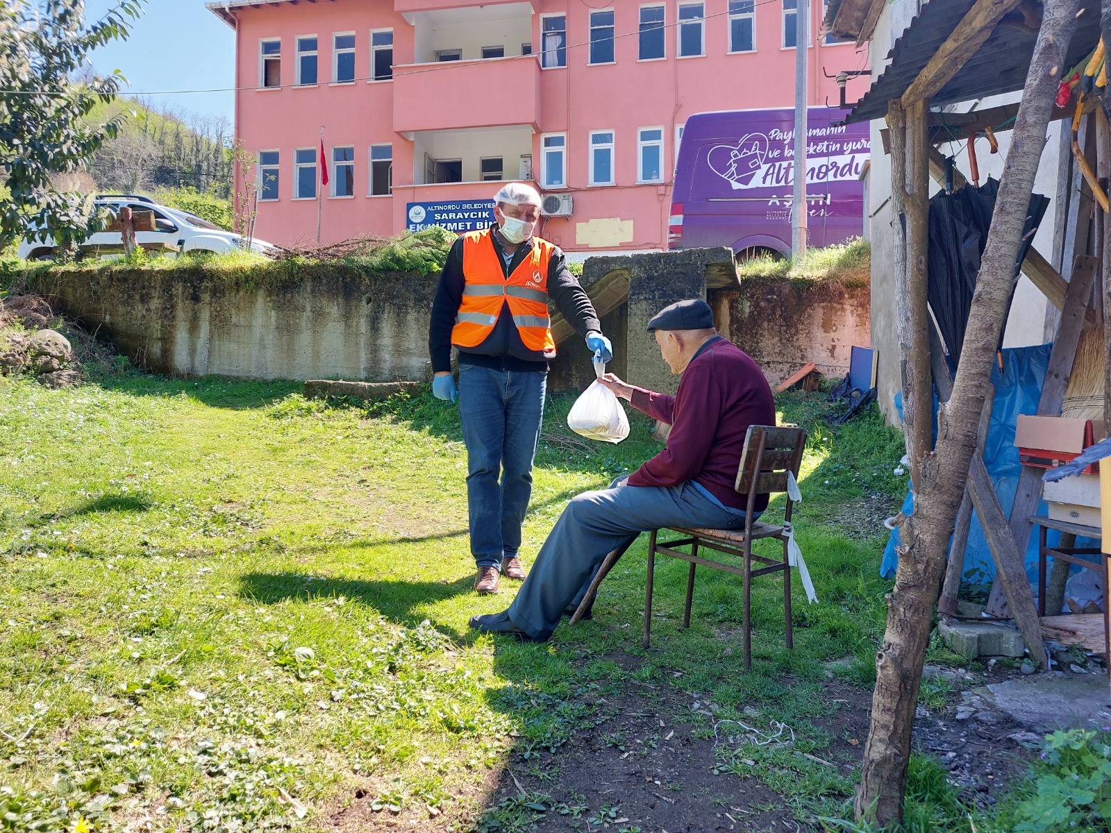 ALTINORDU BELEDİYESİ’NDEN İFTAR SOFRALARINA GÜNLÜK 10.000 SICAK YEMEK İKRAMI