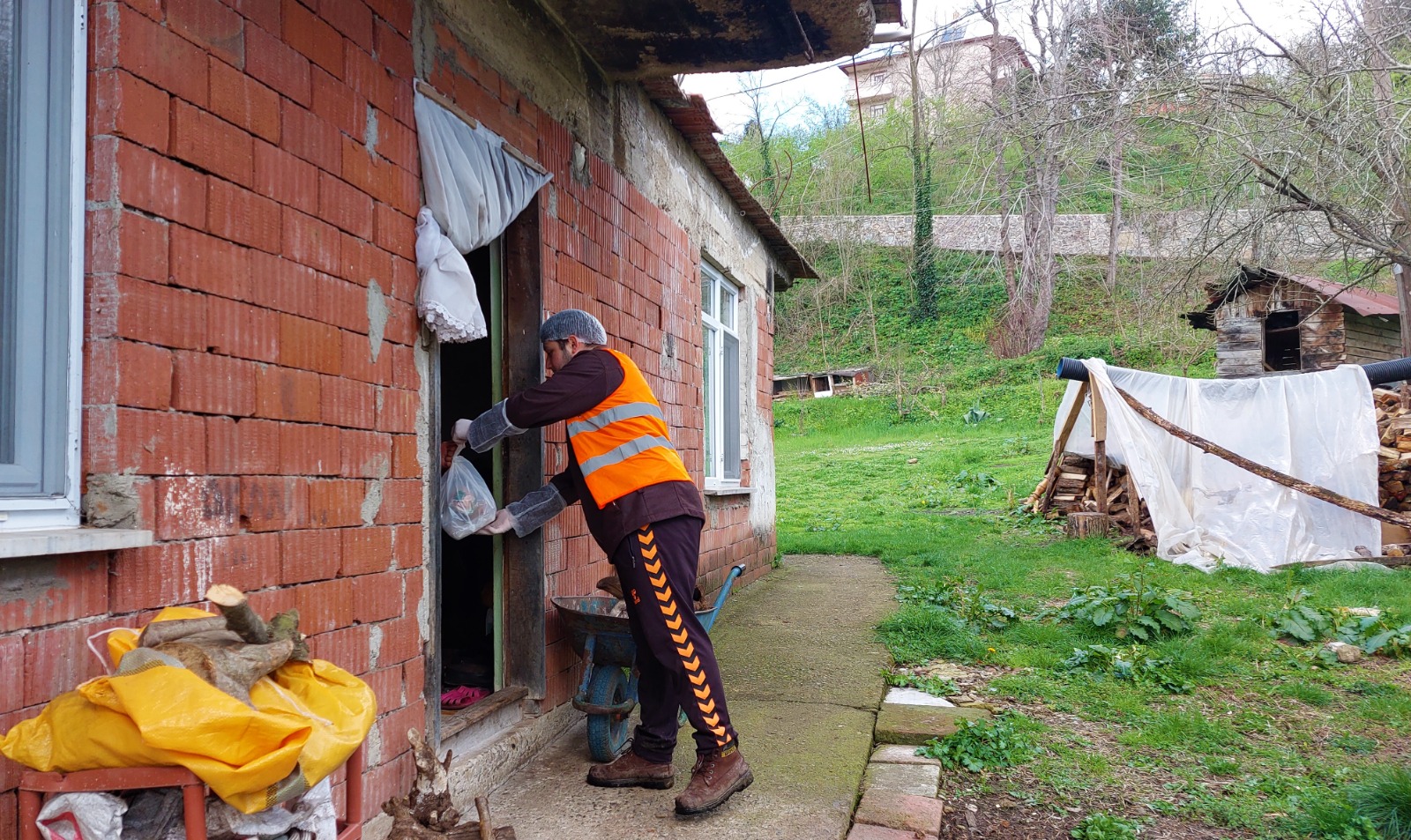 ALTINORDU BELEDİYESİ’NDEN İFTAR SOFRALARINA GÜNLÜK 10.000 SICAK YEMEK İKRAMI