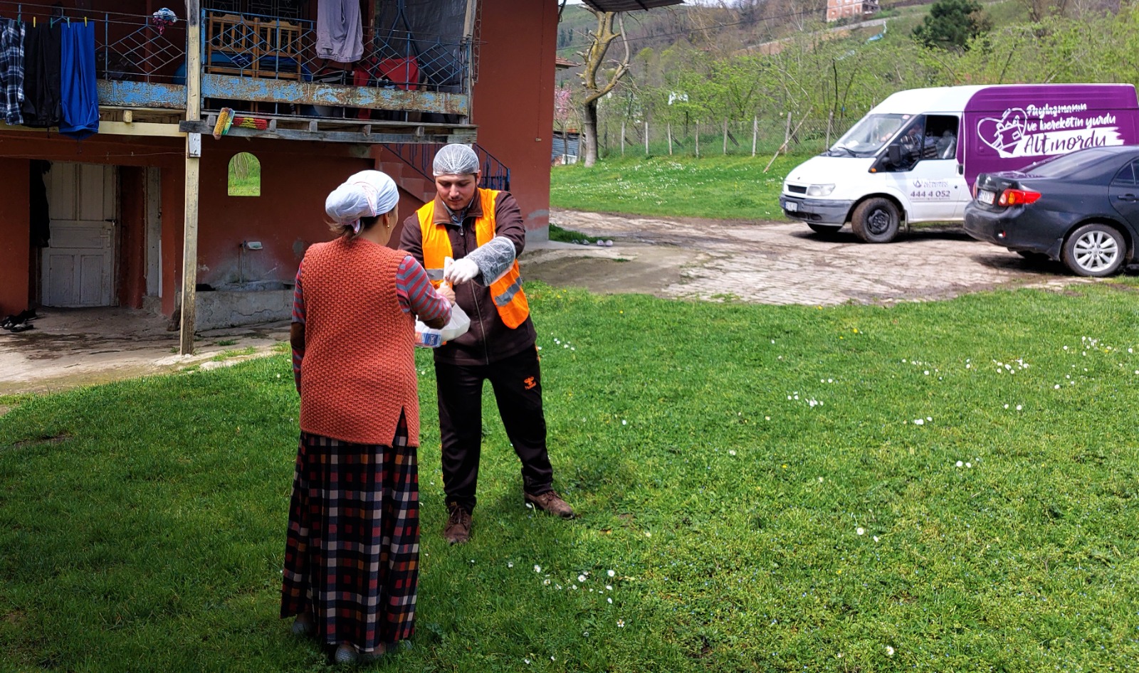 ALTINORDU BELEDİYESİ’NDEN İFTAR SOFRALARINA GÜNLÜK 10.000 SICAK YEMEK İKRAMI
