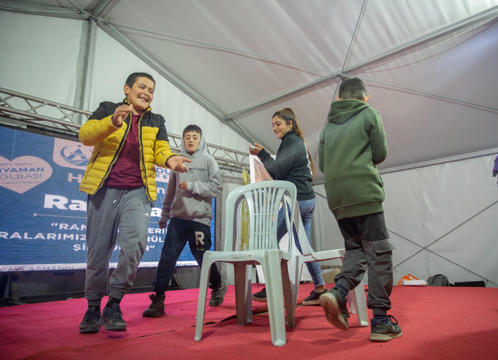 ALTINORDU BELEDİYESİ GÖNÜLLERDE SEVİNÇ YÜZLERDE TEBESSÜM OLUYOR