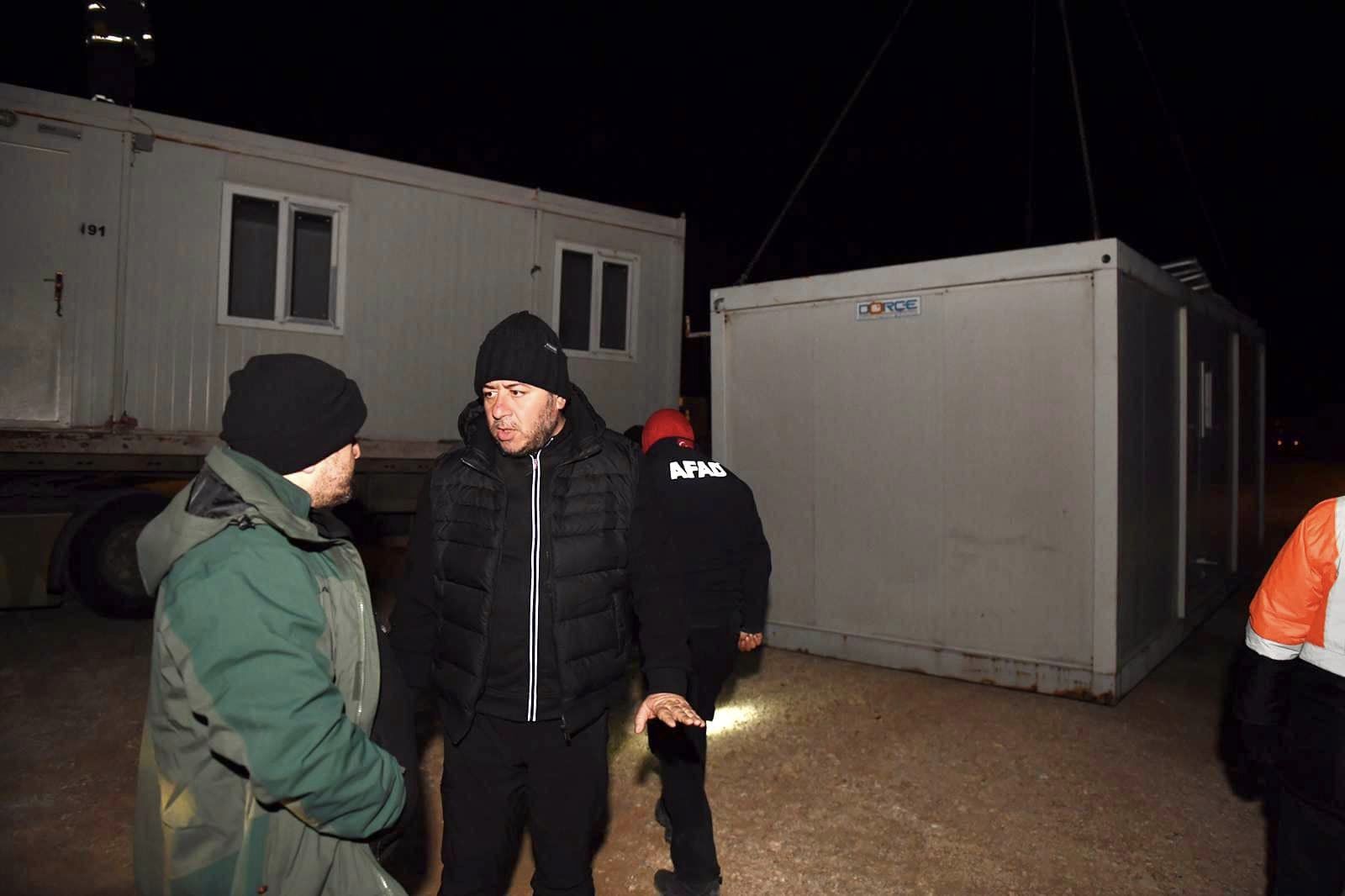 BAŞKAN AŞKIN TÖREN DEPREM BÖLGESİNDEKİ MESAİSİNDE 1 AYI GERİDE BIRAKTI