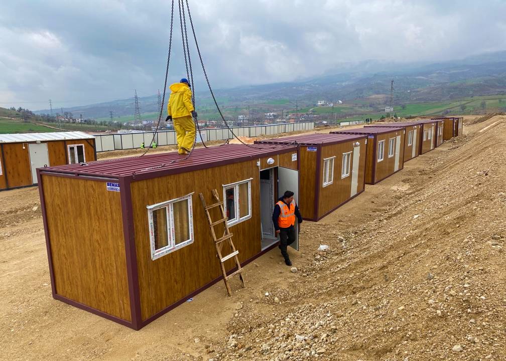 ORDU KÖYÜ İÇİN İLK KONTEYNERLER ADIYAMAN GÖLBAŞI’NA ULAŞTI