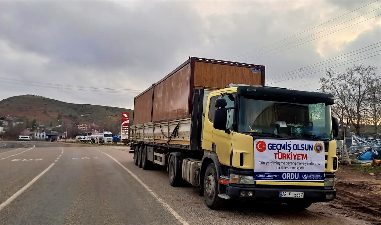 ORDU KÖYÜ İÇİN İLK KONTEYNERLER ADIYAMAN GÖLBAŞI’NA ULAŞTI
