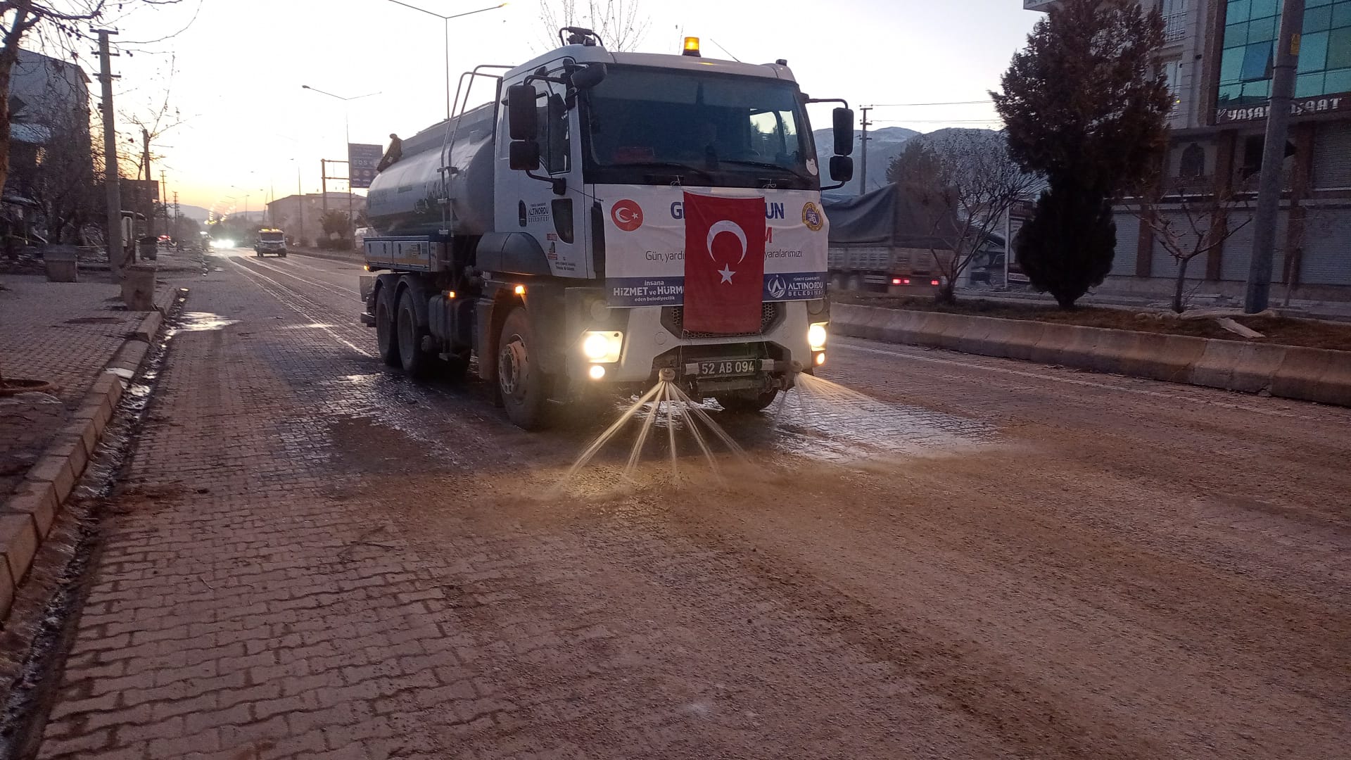 ADIYAMAN GÖLBAŞINDA TEMİZLİK ALTINORDU BELEDİYESİNE EMANET
