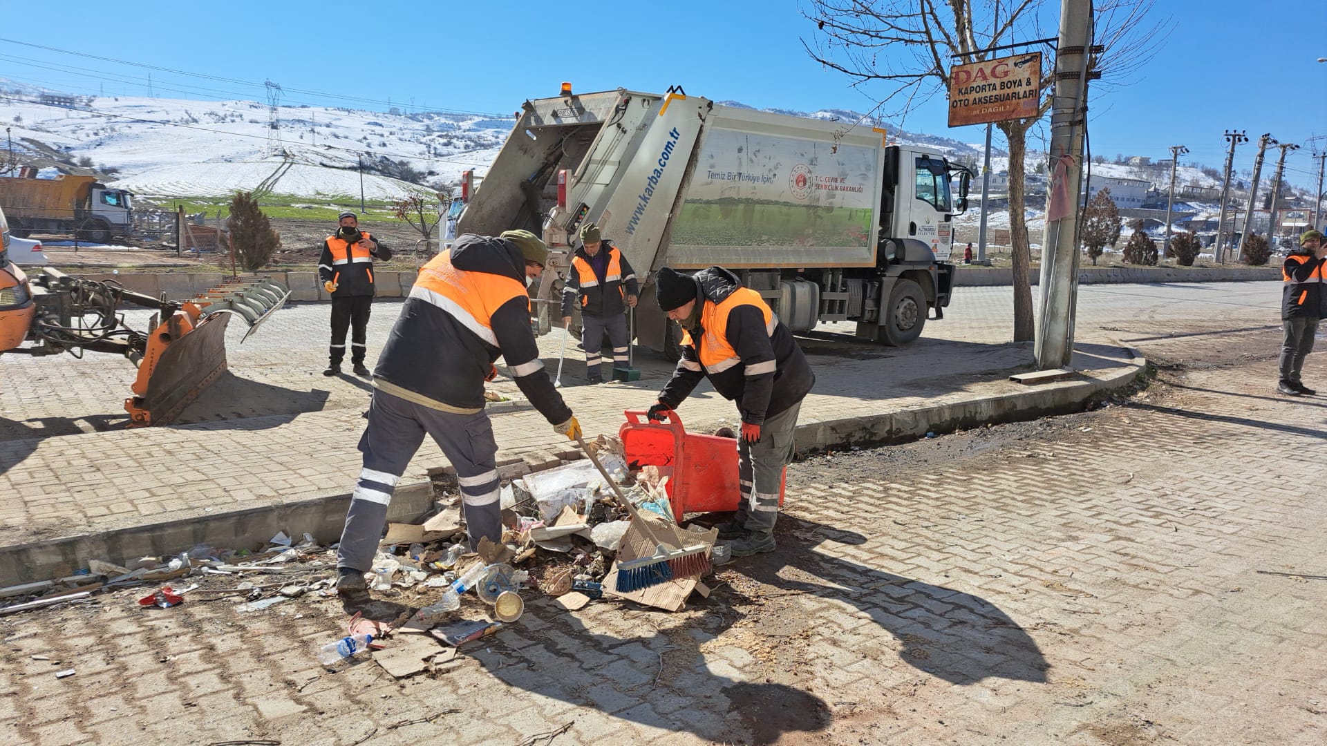 ADIYAMAN GÖLBAŞINDA TEMİZLİK ALTINORDU BELEDİYESİNE EMANET