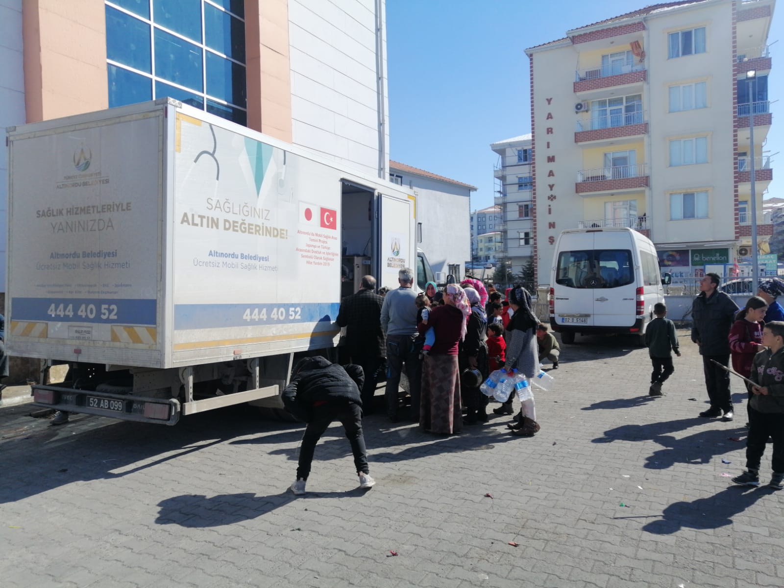 ALTINORDU’NUN KARDEŞLİK ELİ ADIYAMAN GÖLBAŞINDA YARALARA MERHEM OLUYOR
