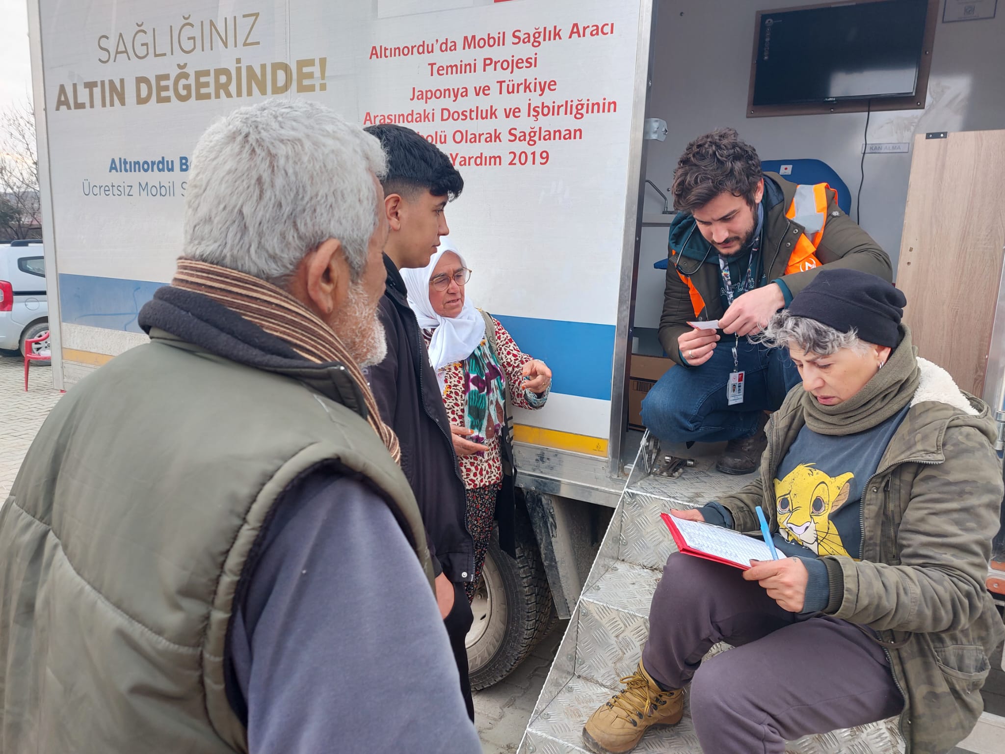 ALTINORDU’NUN KARDEŞLİK ELİ ADIYAMAN GÖLBAŞINDA YARALARA MERHEM OLUYOR