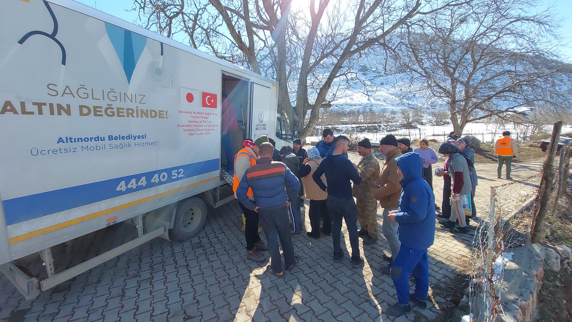 ALTINORDU’NUN KARDEŞLİK ELİ ADIYAMAN GÖLBAŞINDA YARALARA MERHEM OLUYOR
