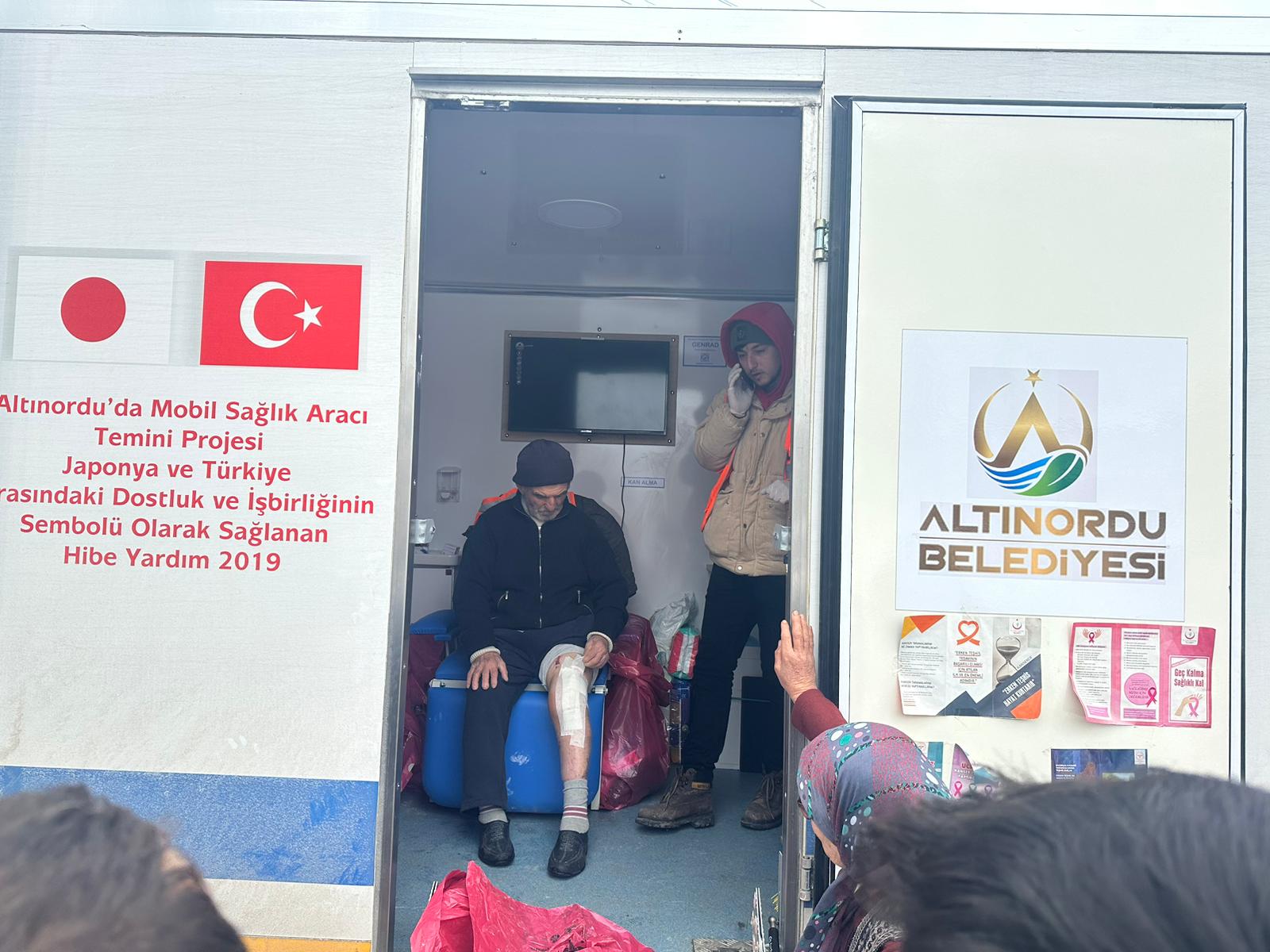 ALTINORDU’NUN KARDEŞLİK ELİ ADIYAMAN GÖLBAŞINDA YARALARA MERHEM OLUYOR