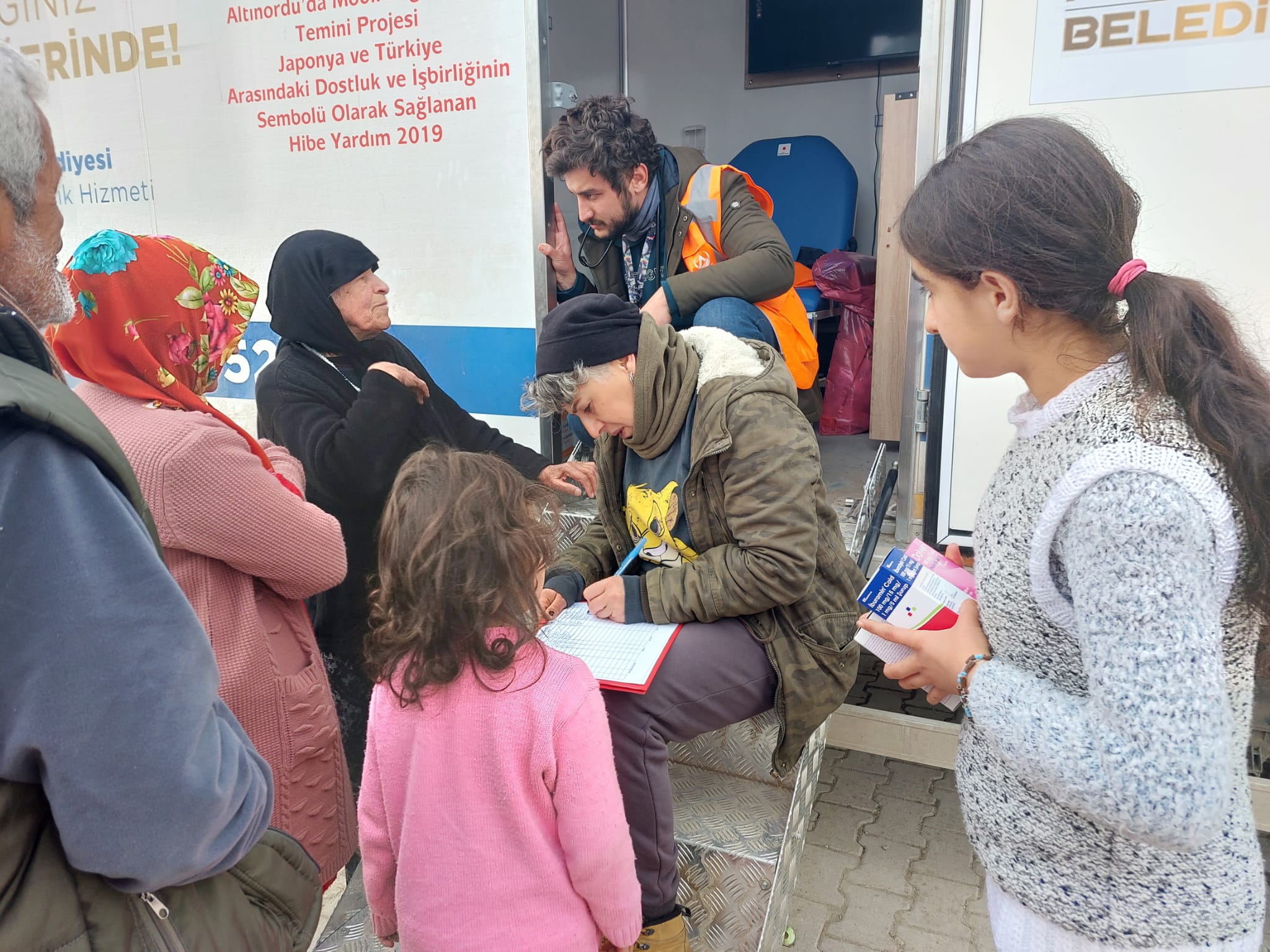 ALTINORDU’NUN KARDEŞLİK ELİ ADIYAMAN GÖLBAŞINDA YARALARA MERHEM OLUYOR