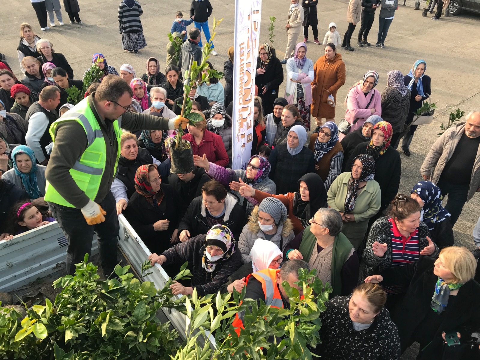 ALTINORDU BELEDİYESİ 341 BİN FİDANI TOPRAKLA BULUŞTURDU