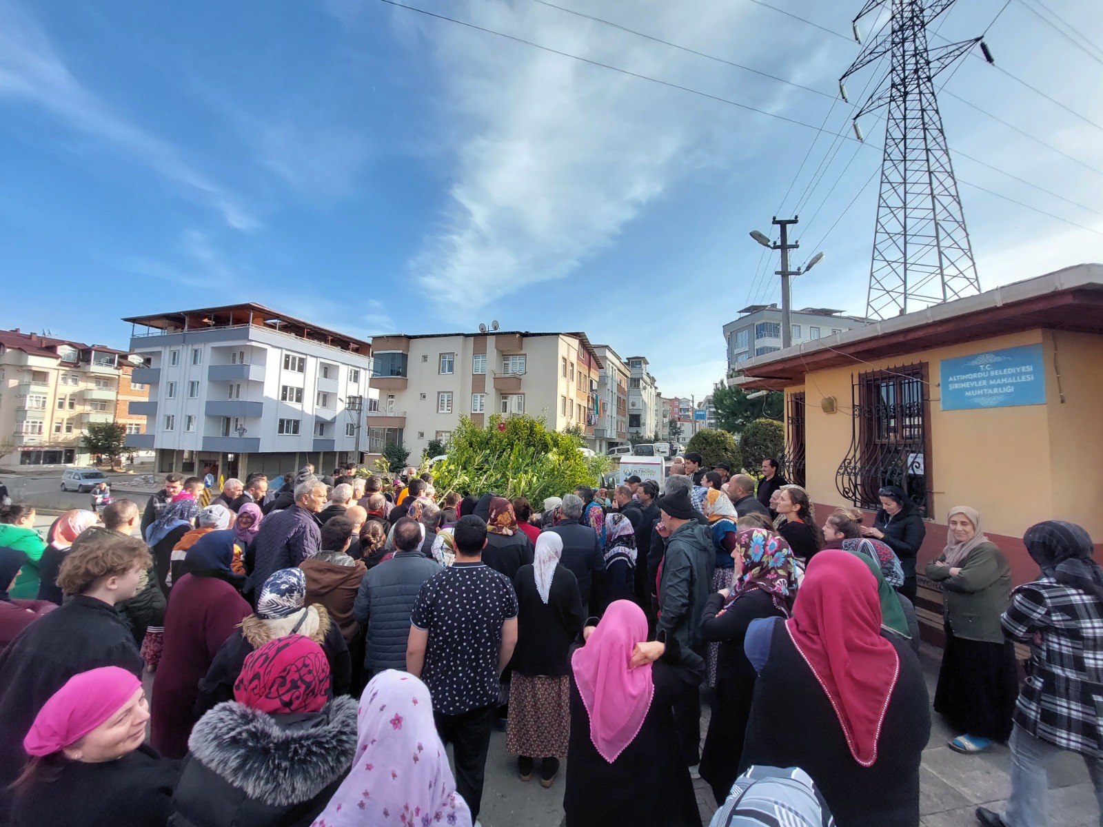 ALTINORDU BELEDİYESİ 341 BİN FİDANI TOPRAKLA BULUŞTURDU