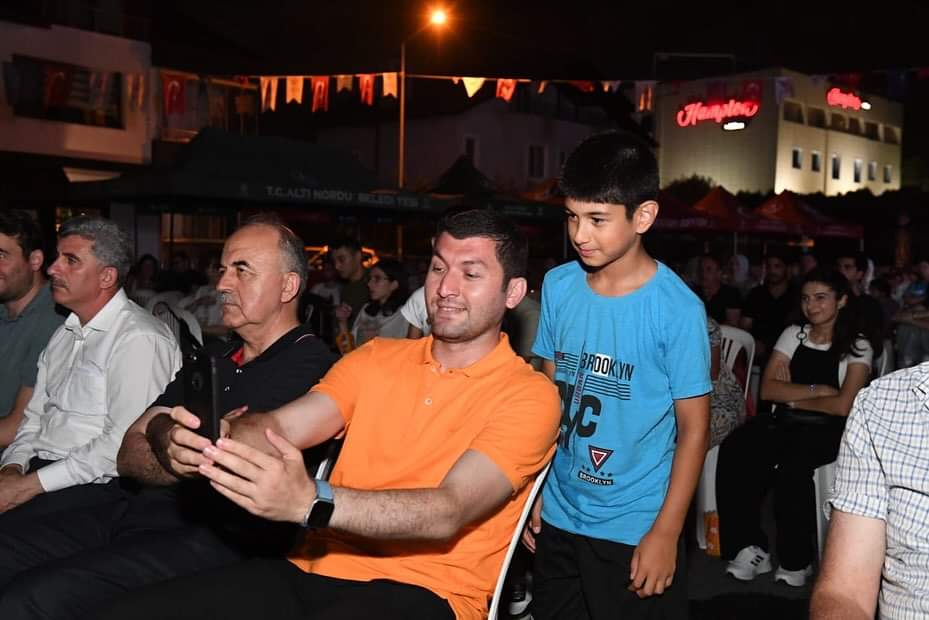 AÇIK HAVA SİNEMA GÜNLERİ ETKİNLİĞİNE YOĞUN İLGİ