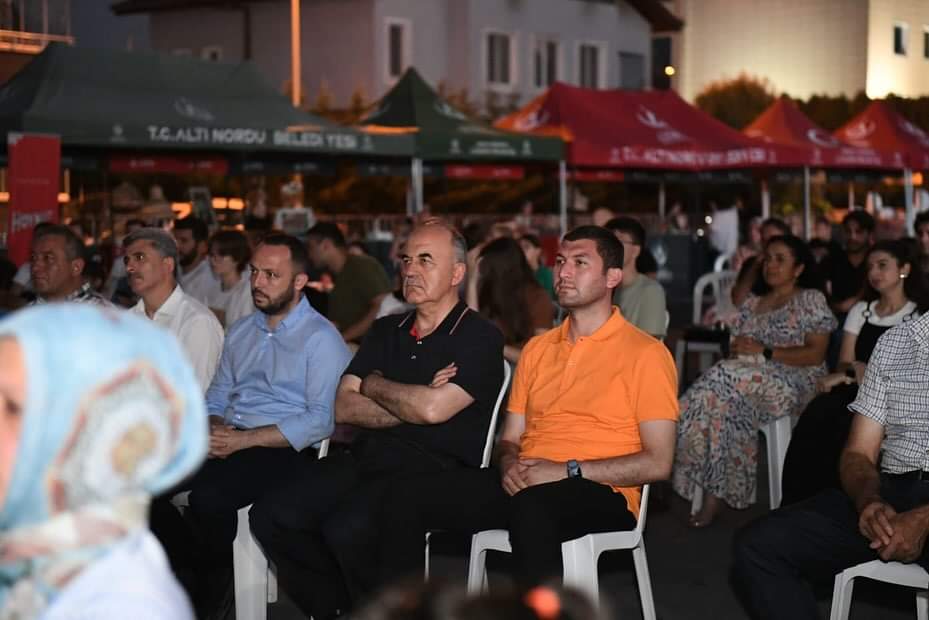 AÇIK HAVA SİNEMA GÜNLERİ ETKİNLİĞİNE YOĞUN İLGİ