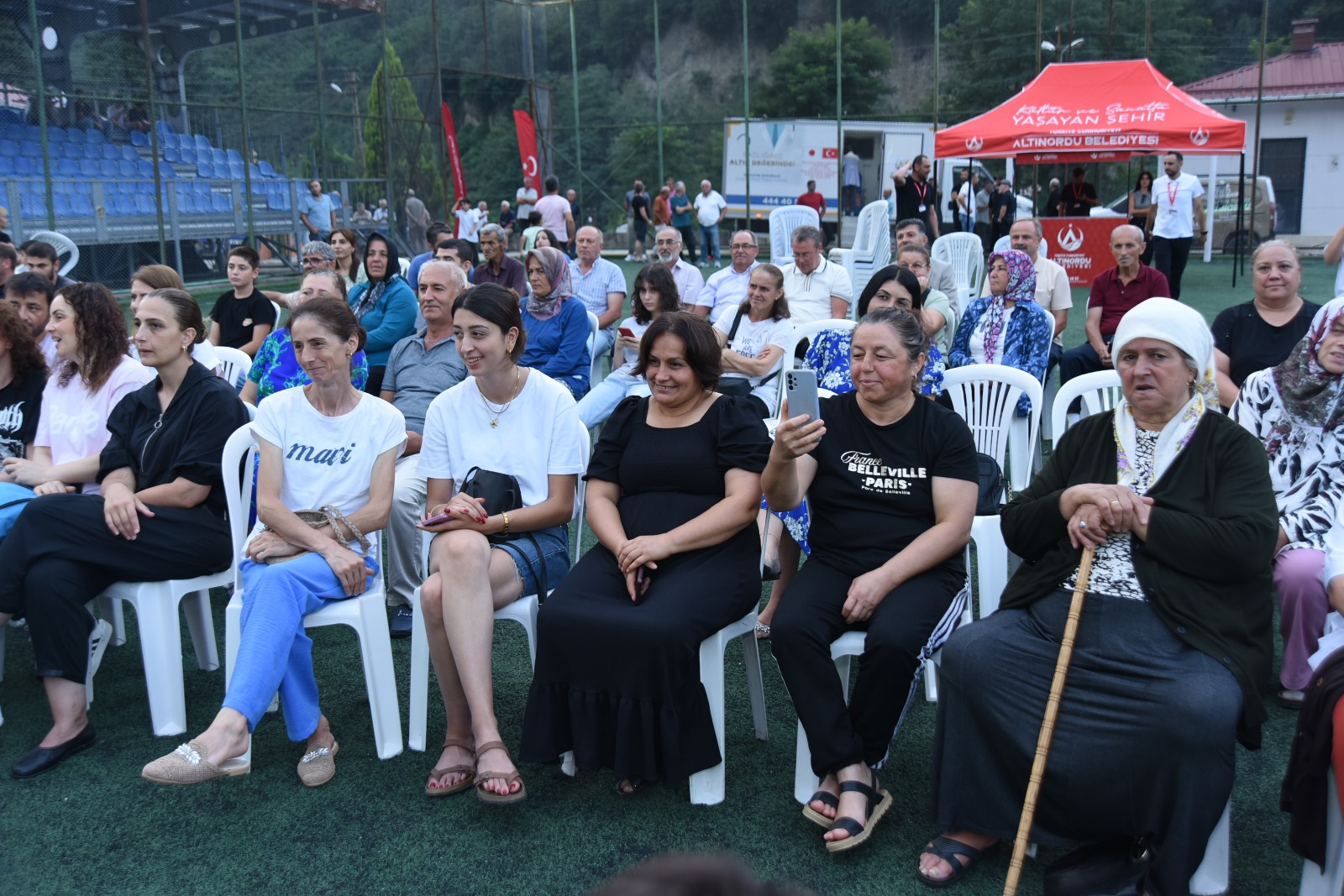 Altınordu Belediyesi, bir ilke daha imza attı HASAT ŞENLİKLERİ KIRSAL MAHALLELERE RENK KATIYOR