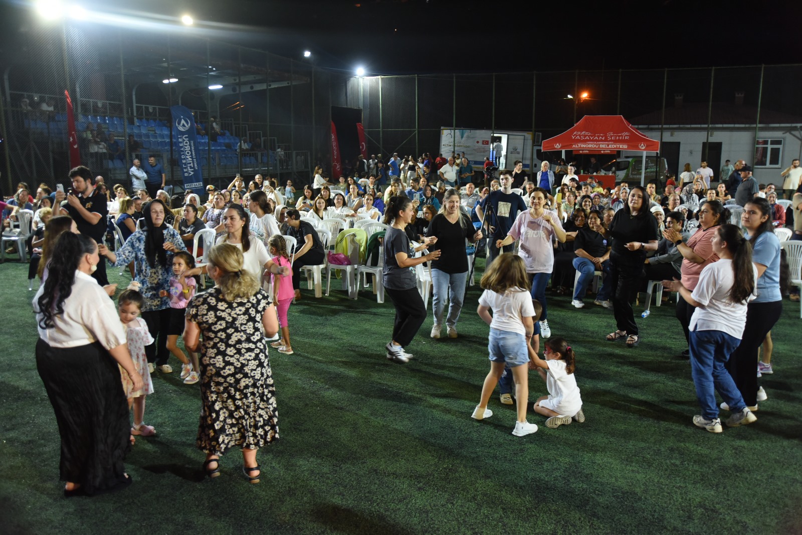 Altınordu Belediyesi, bir ilke daha imza attı HASAT ŞENLİKLERİ KIRSAL MAHALLELERE RENK KATIYOR