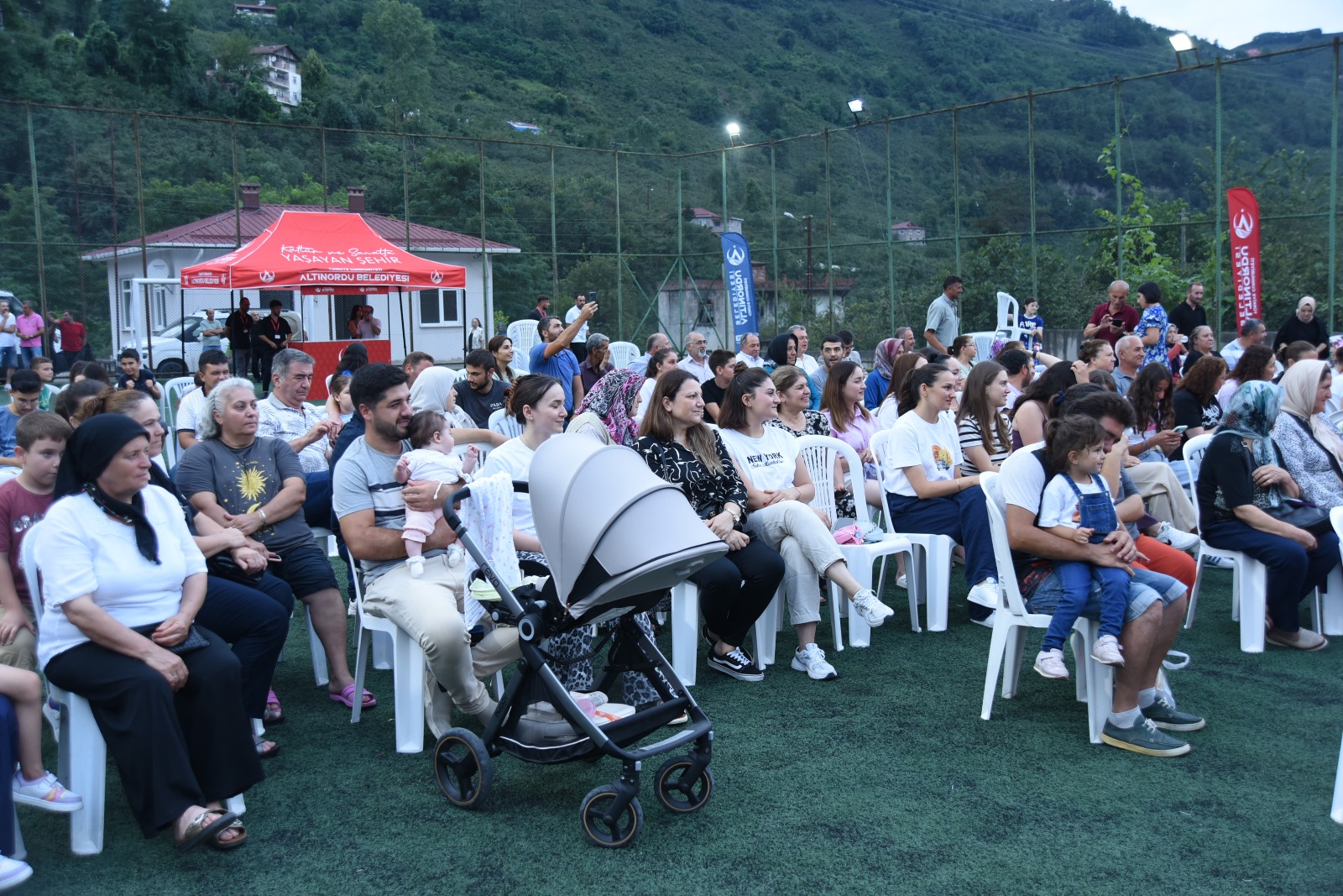 Altınordu Belediyesi, bir ilke daha imza attı HASAT ŞENLİKLERİ KIRSAL MAHALLELERE RENK KATIYOR