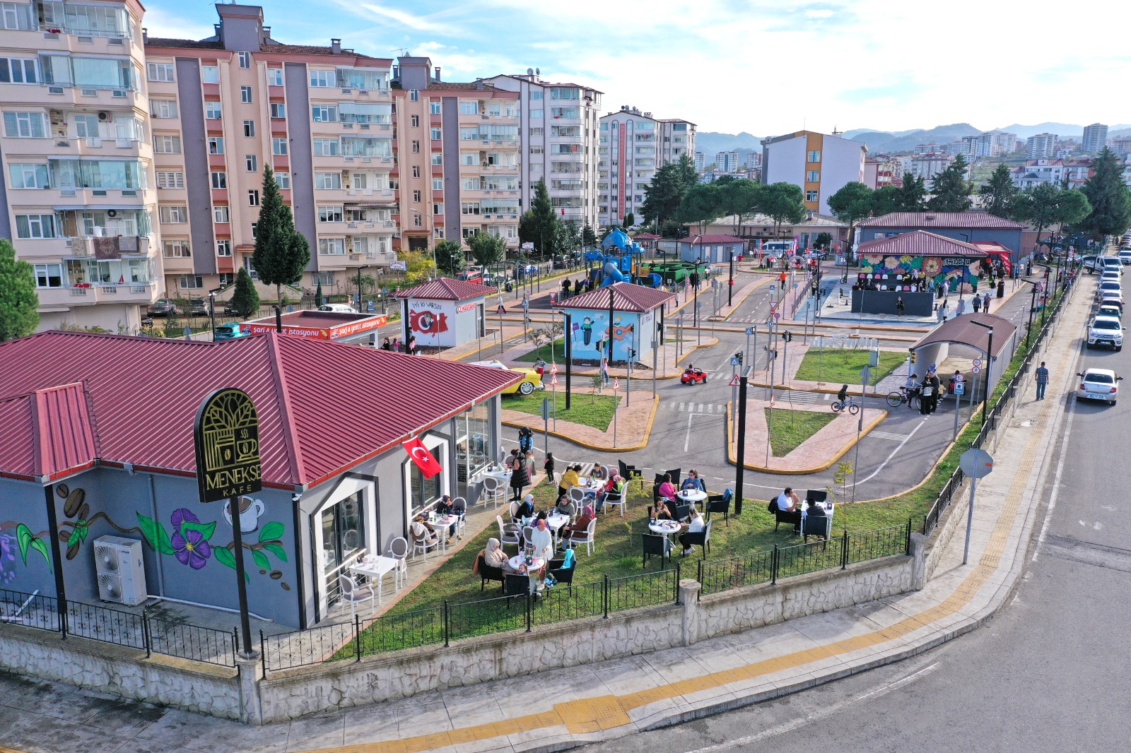 ALTINORDU’NUN YENİ GÖZDE MEKANI DURUGÖL MENEKŞE KAFE