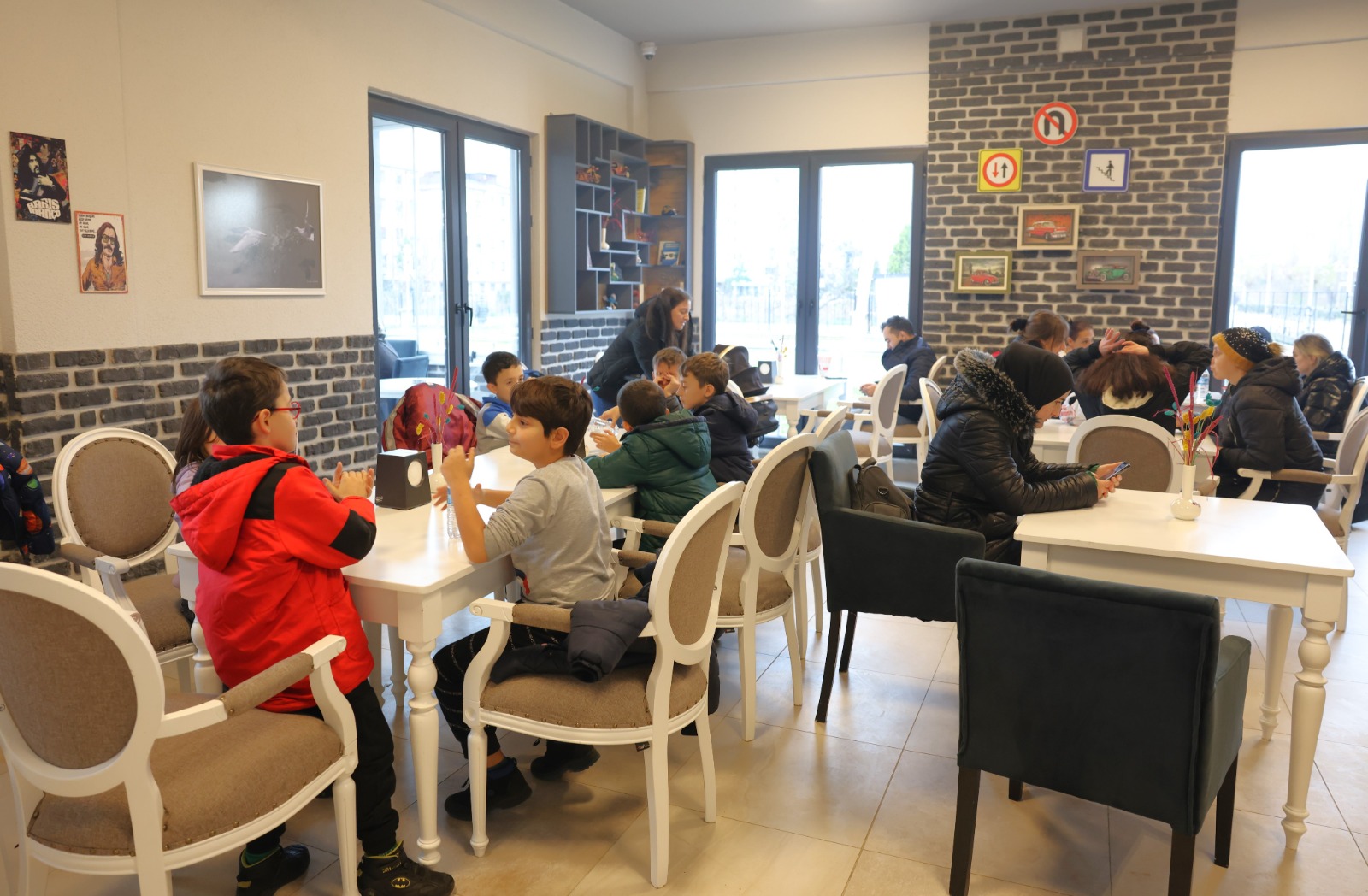 ALTINORDU’NUN YENİ GÖZDE MEKANI DURUGÖL MENEKŞE KAFE