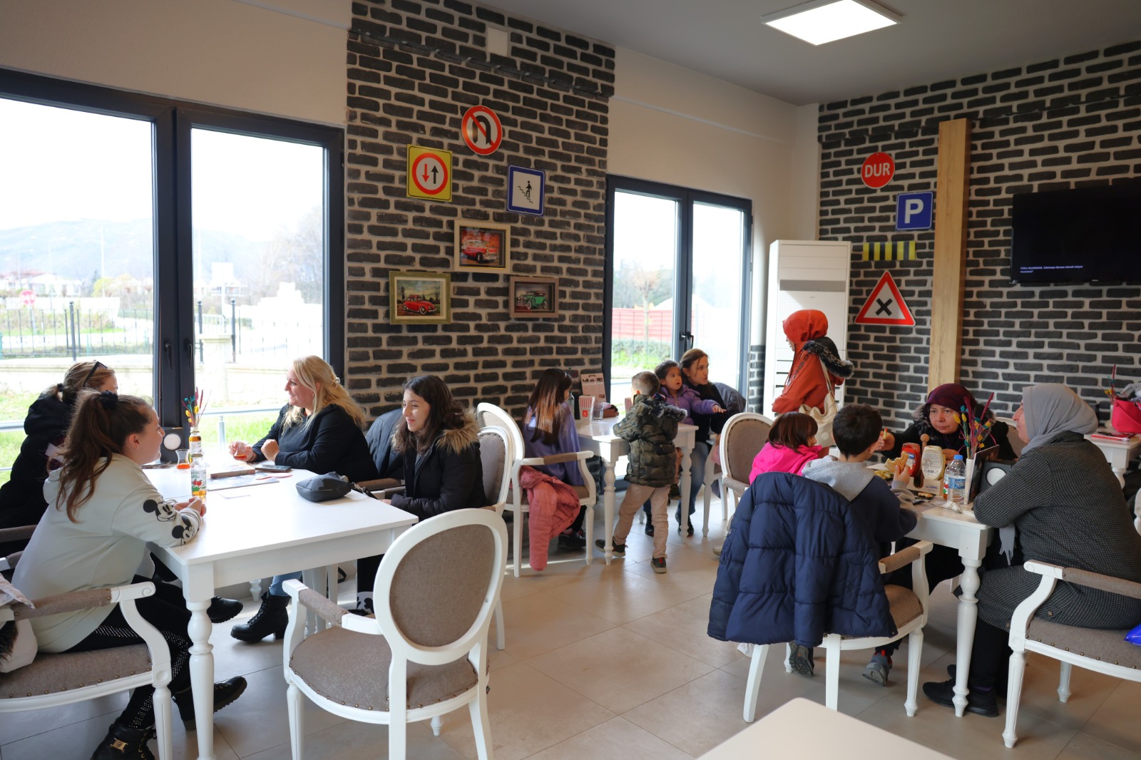 ALTINORDU’NUN YENİ GÖZDE MEKANI DURUGÖL MENEKŞE KAFE