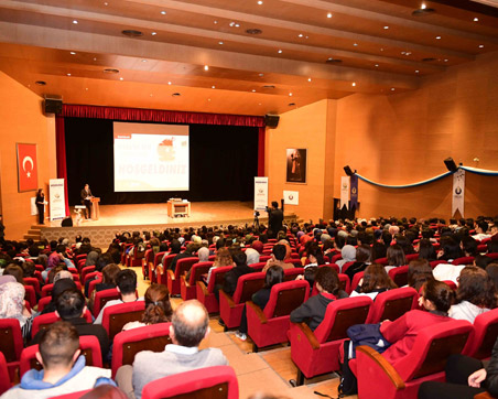 ALTINORDU BELEDİYESİ’NDEN ‘HAKK’IN SESİ MEHMET AKİF’ KONFERANSI