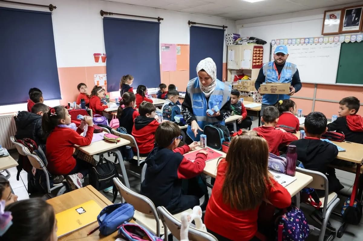 Başkan Tepe, müjdeyi Dünya Süt Günü’nde verdi: ÖNÜMÜZDEKİ DÖNEM HEDEF 10 BİN ÖĞRENCİNİN HER GÜN SÜT TÜKETEBİLMESİ