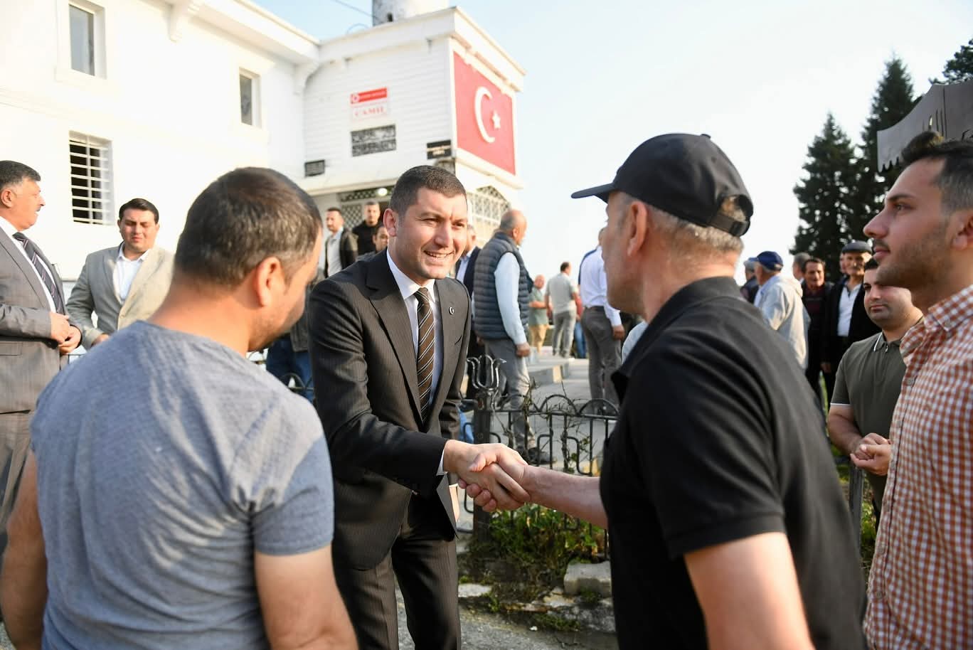 DÖRT GÜNLÜK TATİLDE VATANDAŞLARLA BİR ARADA