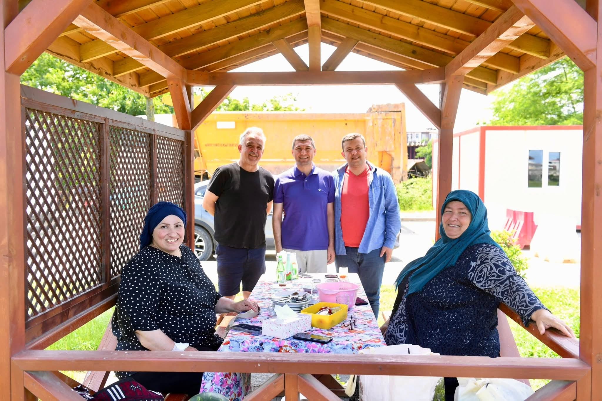 DÖRT GÜNLÜK TATİLDE VATANDAŞLARLA BİR ARADA