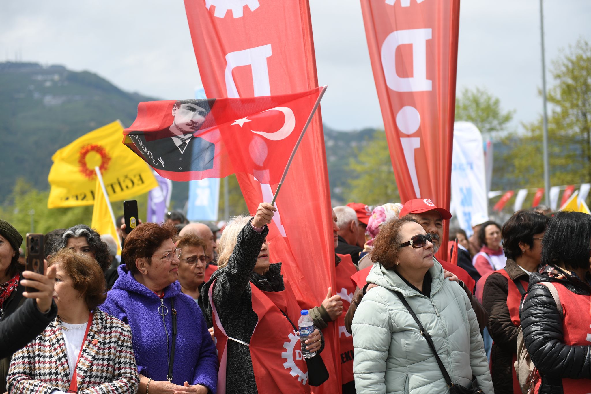 BAŞKAN TEPE'DEN 1 MAYIS'A DESTEK