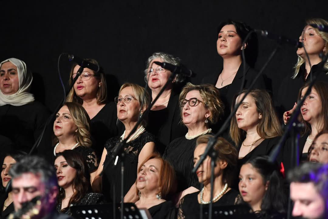 TÜRKÜLER ANNELER İÇİN SESLENDİRİLDİ