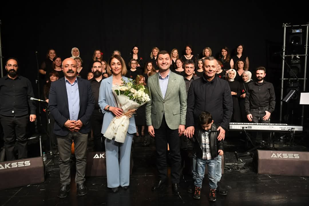 TÜRKÜLER ANNELER İÇİN SESLENDİRİLDİ