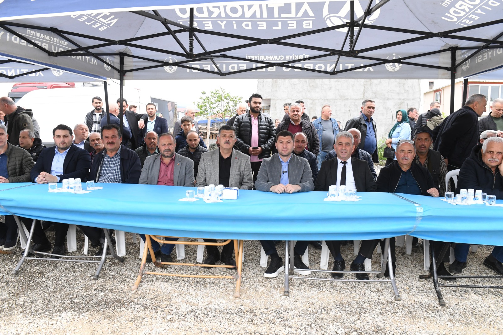 BAŞKAN TEPE’YE KAYABAŞI MAHALLESİ'NDE PANKARTLI TEŞEKKÜR